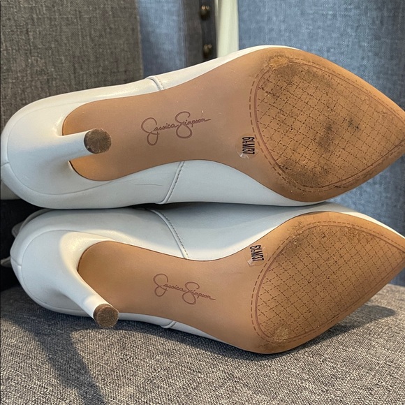 Elegant Women's Gray Ankle Boots - Picture 5 of 5